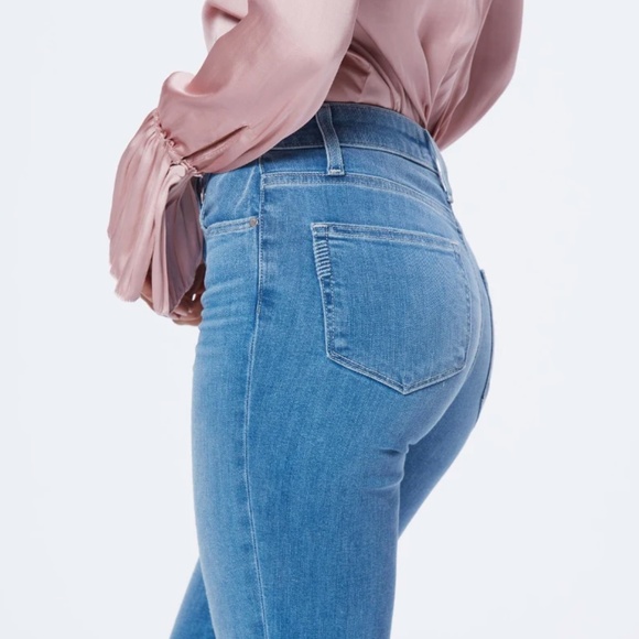 PAIGE Lou Lou Flared Jeans in Novelle (Size 27 Tall) - Picture 11 of 12